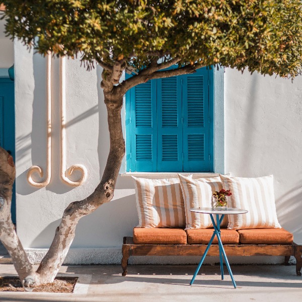 Manolis Taverna Decoration